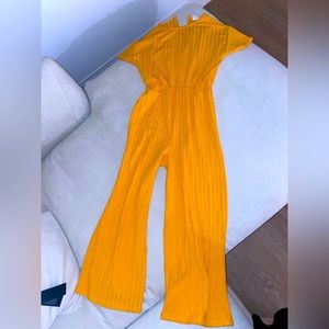 Worn once beautiful Zara one piece romper -yellow size 11/12